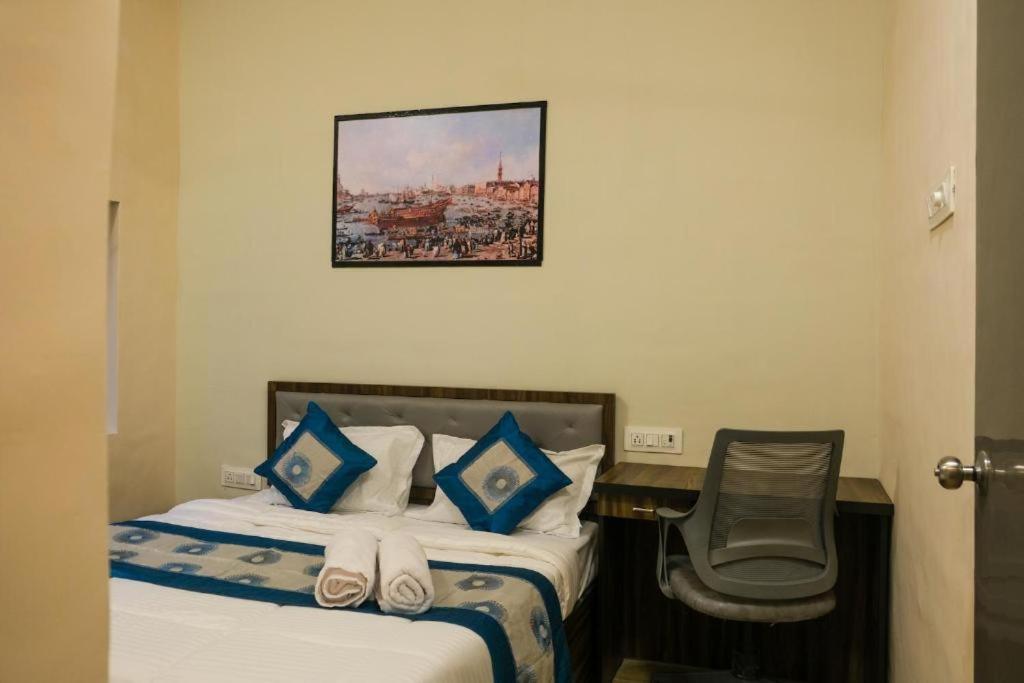 Hotel Vrc Мумбаи Экстерьер фото